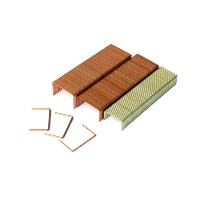 Kartong stängda häftklamrar